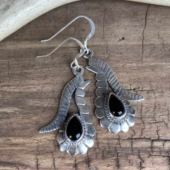 Vintage Old Pawn Native American Sterling Silver Onyx Dangle Drop Earrings - Picture 12 of 12